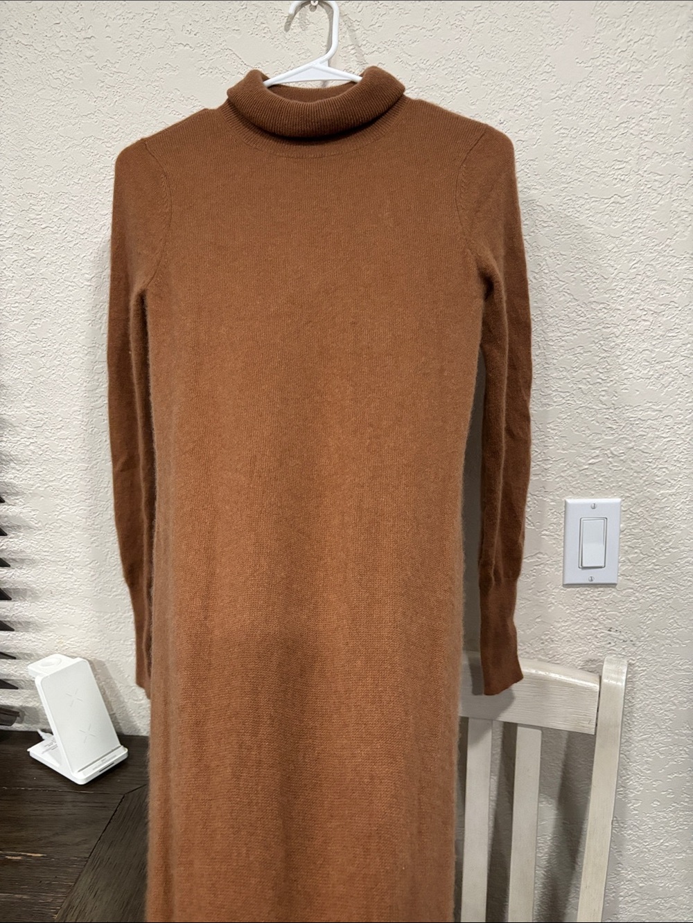 Neiman Marcus Cashmere Sweater - Camel Brown - Picture 2 of 9